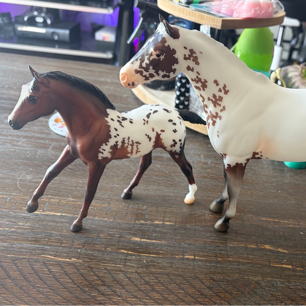 Breyer horse breyerfest special run Surrey & axel